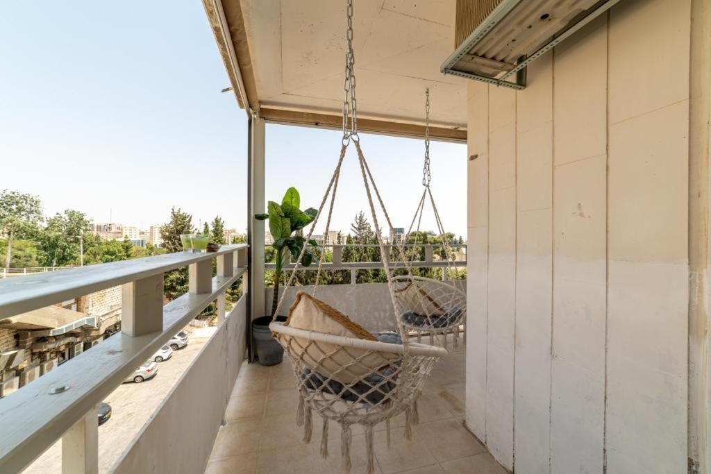 Art Apartment In Mamila - Art & View Jerusalem Exteriör bild