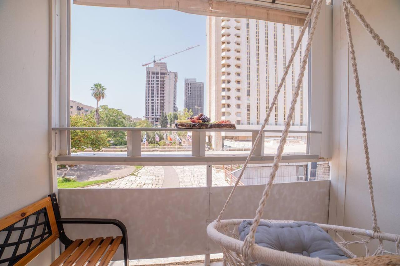 Art Apartment In Mamila - Art & View Jerusalem Exteriör bild