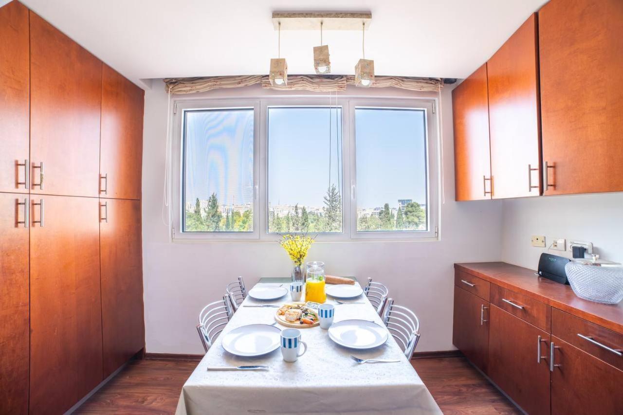 Art Apartment In Mamila - Art & View Jerusalem Exteriör bild